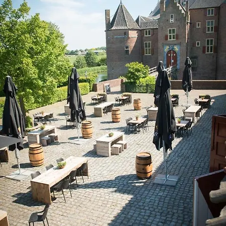 Kasteel Ammersoyen 4*