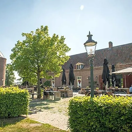 Bed & Breakfast Kasteel Ammersoyen Ammerzoden