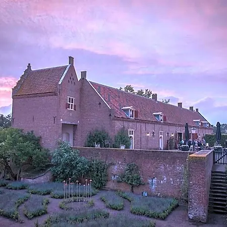 Kasteel Ammersoyen Bed & Breakfast Ammerzoden