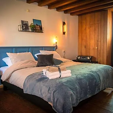 Kasteel Ammersoyen 4*