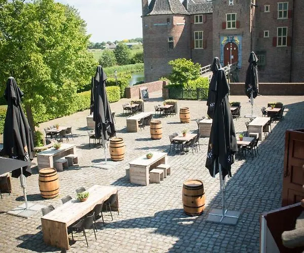 Kasteel Ammersoyen 4*